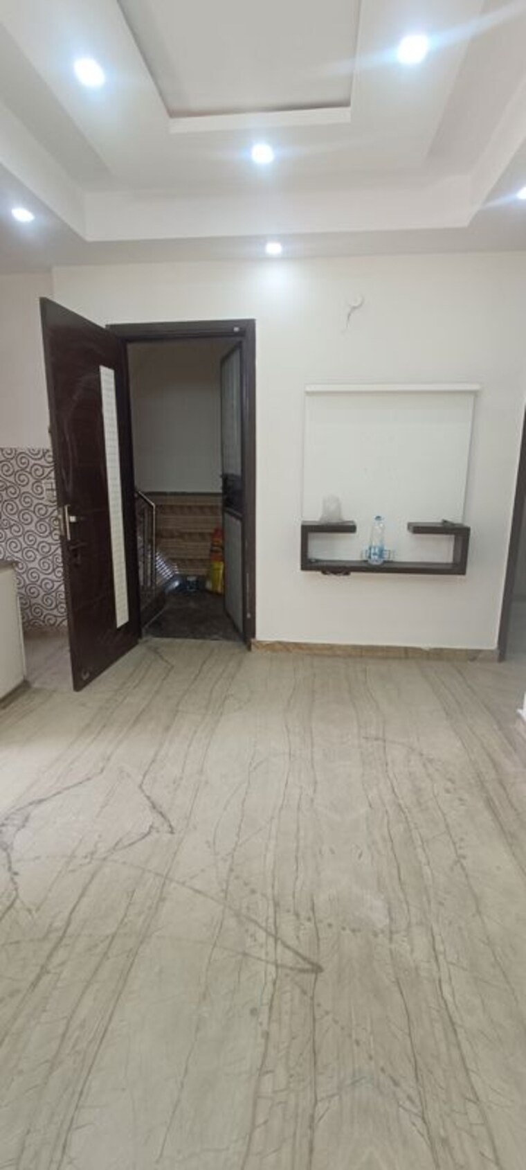 Room, rohini sector 8 3 Bedroom 750 Sq.Ft. Builder Floor In Rohini Sector 8 Delhi 10342684