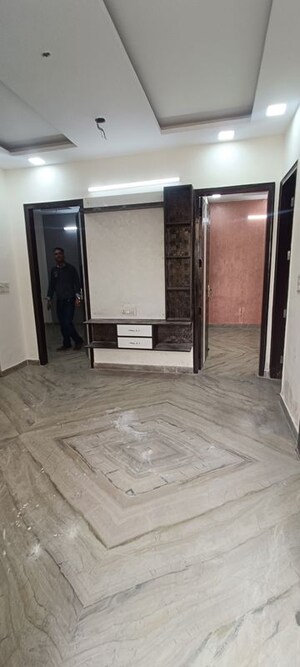 Room in 2 BHK Builder Floor at Rohini Sector 8 – for Rent