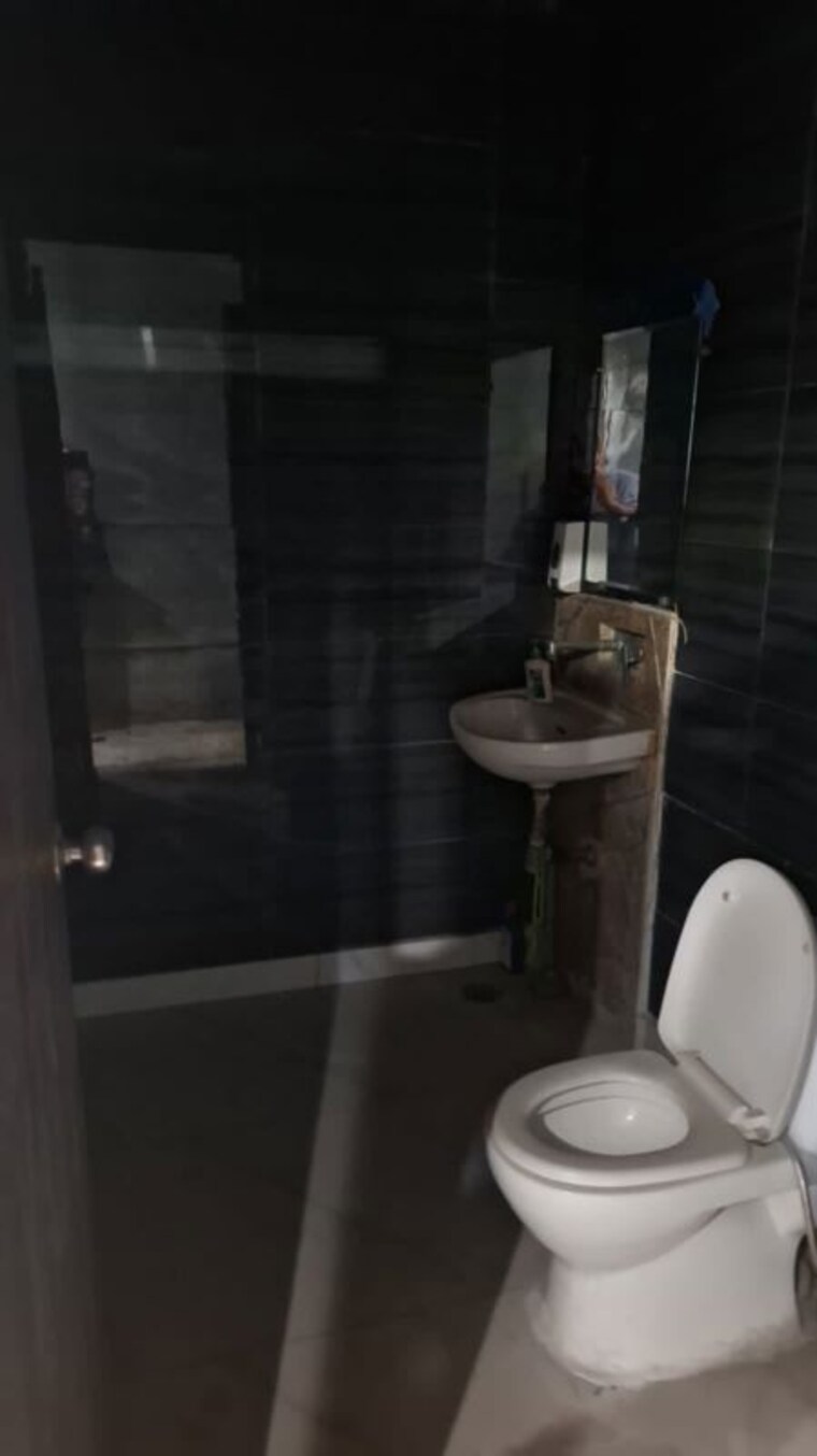 Bathroom, crown-plaza-mall Commercial Showroom 1570 Sq.Ft. In Sector 15a Faridabad 10342671
