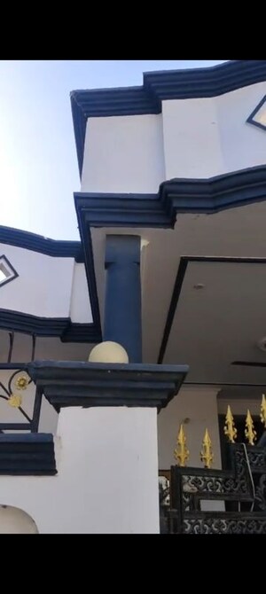 Staircase in 3 BHK Independent House at UPAVP Amrapali Enclave, Dubagga – for Sale