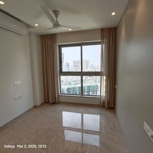 Room in 1 BHK Apartment at Hiranandani Regent Hill, Powai – for Rent