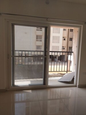 Room in 3 BHK Apartment at Kolte Patil iTowers Exente, Electronic City Phase I – for Rent