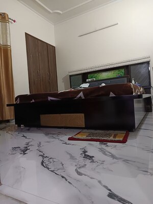 Room in 2 BHK Builder Floor at SS Southend Floors, South City 2 – for Rent