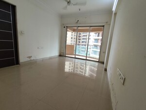 Room in 2 BHK Apartment at Yarrow Yucca Vinca, Chandivali – for Rent