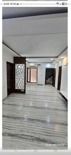 Room in 4 BHK Builder Floor at Sector 15 – for Rent