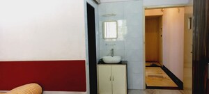 Bedroom in 1 BHK Apartment at Bandra West – for Rent