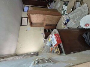 Furnished Amenities in 2.5 BHK Builder Floor at Acharya Niketan – for Rent