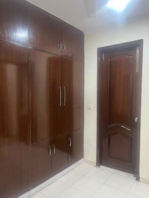 Furnished Amenities in 3.5 BHK Independent House at Sector 51 – for Rent