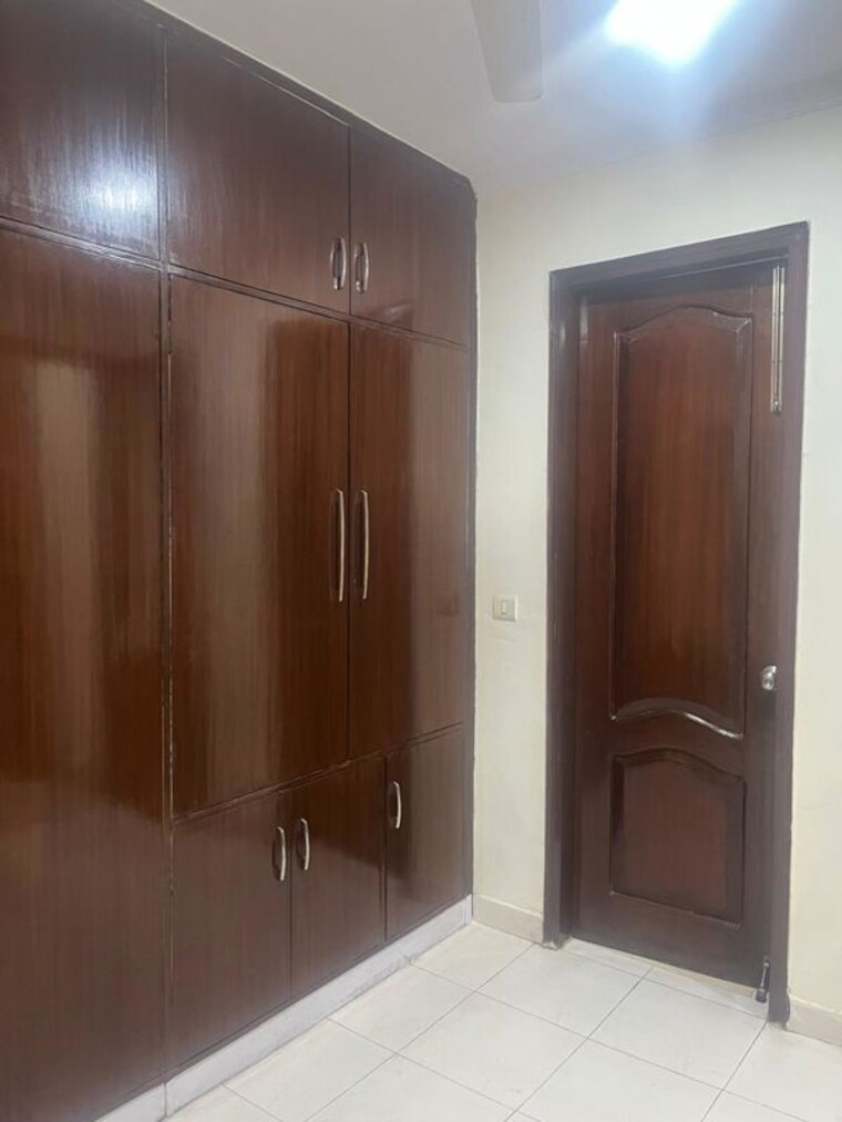 undefined, sector 51 3.5 Bedroom 450 Sq.Mt. Independent House In Sector 51 Noida 10342861