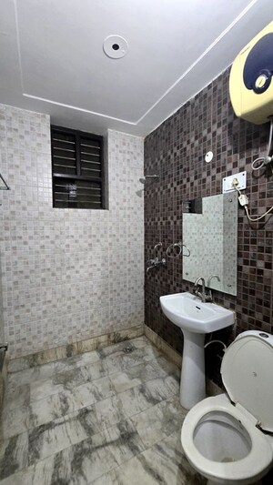 Bathroom in 2 BHK Builder Floor at Sector 47 – for Rent