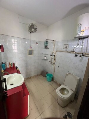 Bathroom in 2 BHK Builder Floor at Dayanand Colony – for Rent