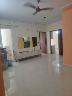 2 BHK Apartment For Rent in Signature Global Proxima Phase 2
