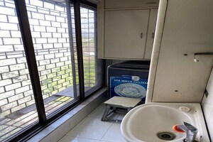Bathroom in 3 BHK Apartment at Presidential Plaza, Ghatkopar West – for Rent