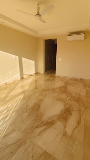 Room in 4 BHK Builder Floor at Greater Kailash ii – for Sale