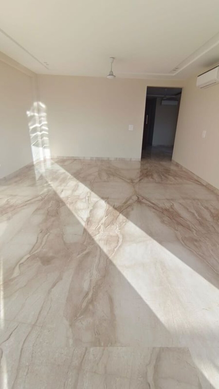 Room, greater kailash ii 4 Bedroom 300 Sq.Yd. Builder Floor In Greater Kailash ii Delhi 10342898