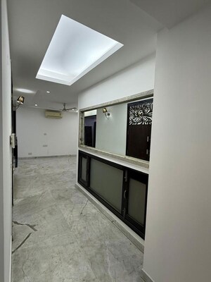 Room in 3 BHK Builder Floor at Greater Kailash I – for Rent