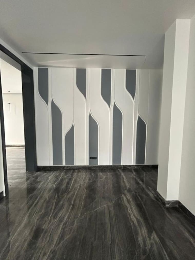 Bedroom, jal vayu vihar 4 Bedroom 200 Sq.Yd. Builder Floor In Jal Vayu Vihar Noida 10342933