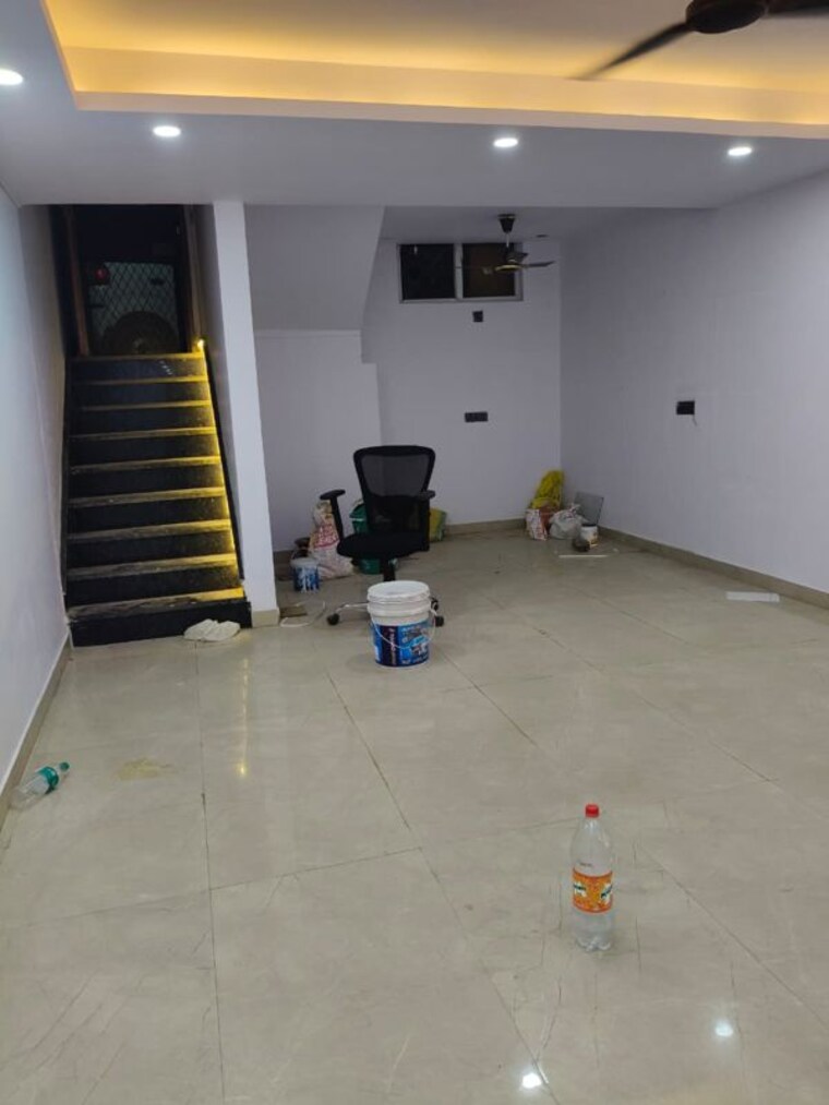 Hall, lajpat nagar i Commercial Office Space 900 Sq.Ft. In Lajpat Nagar I Delhi 10342923