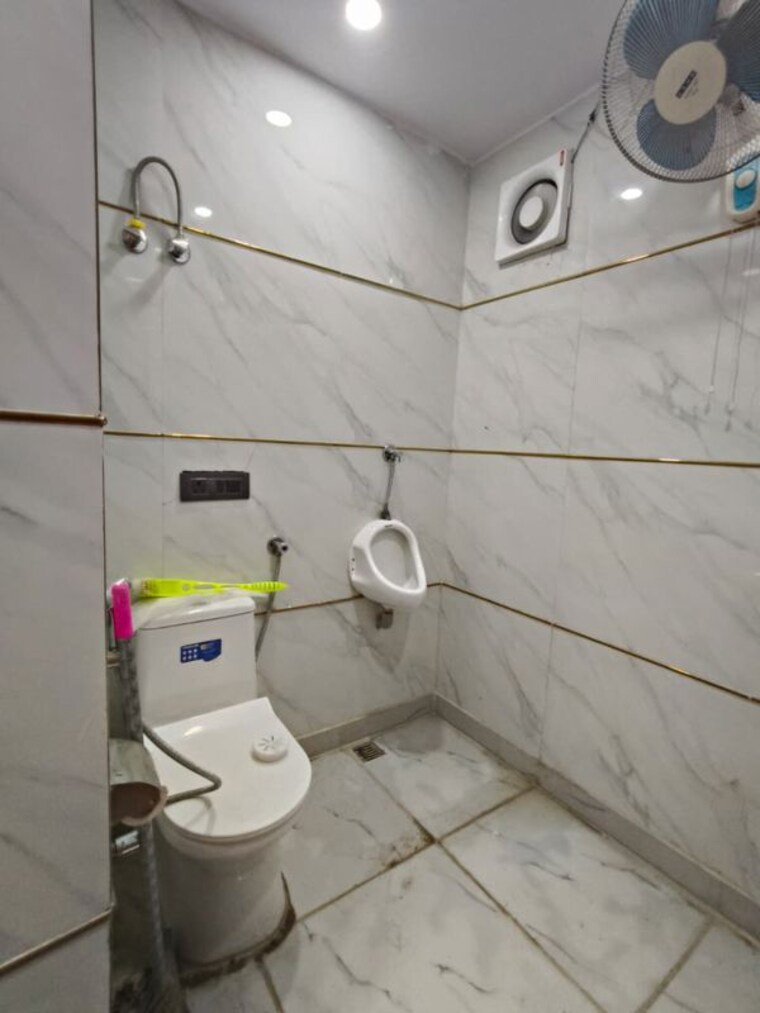 Bathroom, lajpat nagar i Commercial Office Space 900 Sq.Ft. In Lajpat Nagar I Delhi 10342923
