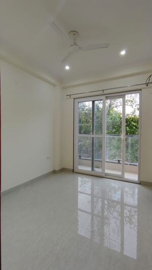 Room in 1 RK Builder Floor at Sector 22 – for Rent