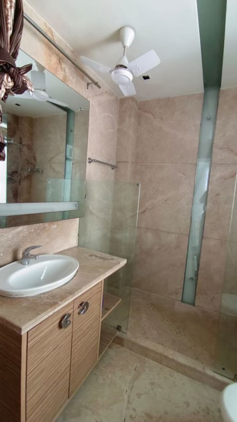 Bathroom, greater kailash ii 4 Bedroom 400 Sq.Yd. Builder Floor In Greater Kailash ii Delhi 10342970