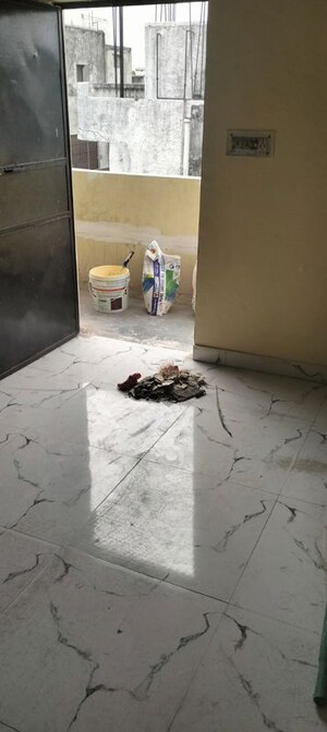 Room in 3 BHK Builder Floor at Sector 26 – for Rent
