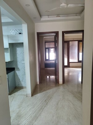 Room in 3 BHK Builder Floor at Chittaranjan Park – for Rent