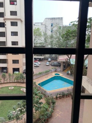 Swimming Pool in 3 BHK Apartment at Raheja Sherwood, Goregaon East – for Rent