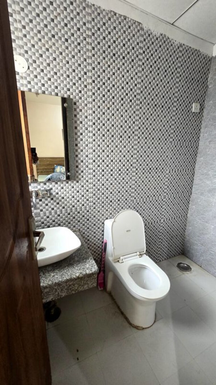 Bathroom, sector 46 1 RK 830 Sq.Ft. Builder Floor In Sector 46 Gurgaon 10343051