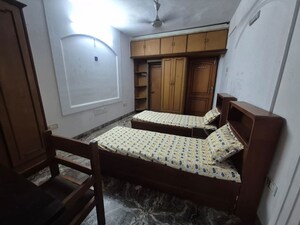 Bedroom in  Pg at Manpada – for Rent