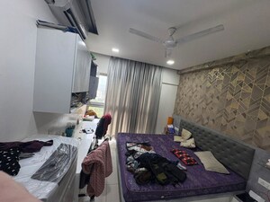 Team Area in 4 BHK Apartment at Amanora Future Towers, Hadapsar – for Rent