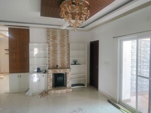 Room in 4 BHK Apartment at Prestige High Fields Gachibowli, Gachibowli – for Rent