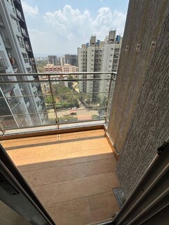 2.5 BHK + Pooja Room Apartment For Rent in Amanora Adreno Towers