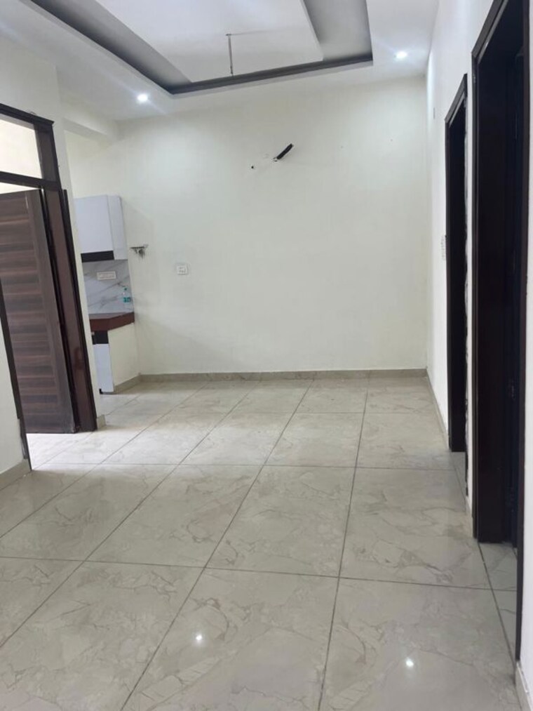Room, ambala highway 3 Bedroom 100 Sq.Yd. Builder Floor In Ambala Highway Zirakpur 10343194