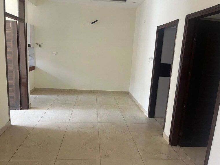 Room, ambala highway 3 Bedroom 100 Sq.Yd. Builder Floor In Ambala Highway Zirakpur 10343194