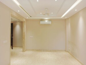 Room in 3 BHK Builder Floor at Chittaranjan Park – for Sale