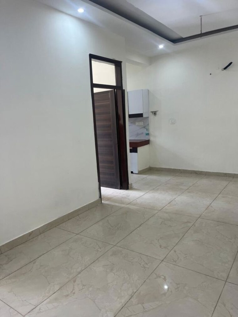 Room, ambala highway 3 Bedroom 100 Sq.Yd. Builder Floor In Ambala Highway Zirakpur 10343210