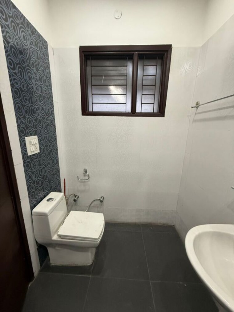 Bathroom, lohgarh 3 Bedroom 950 Sq.Ft. Apartment In Lohgarh Zirakpur 10343168