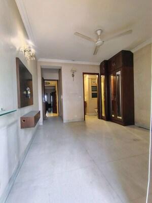 Room in 3 BHK Apartment at Greater Kailash I – for Rent