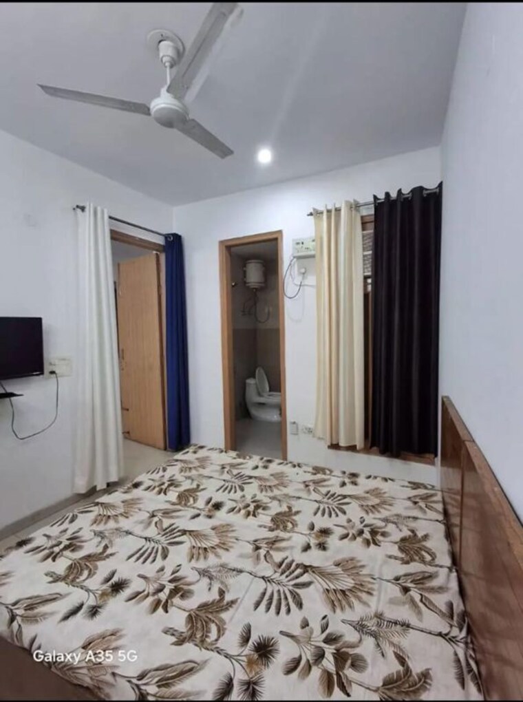Bedroom, sector 51 1 Bedroom 100 Sq.Yd. Builder Floor In Sector 51 Gurgaon 10343233