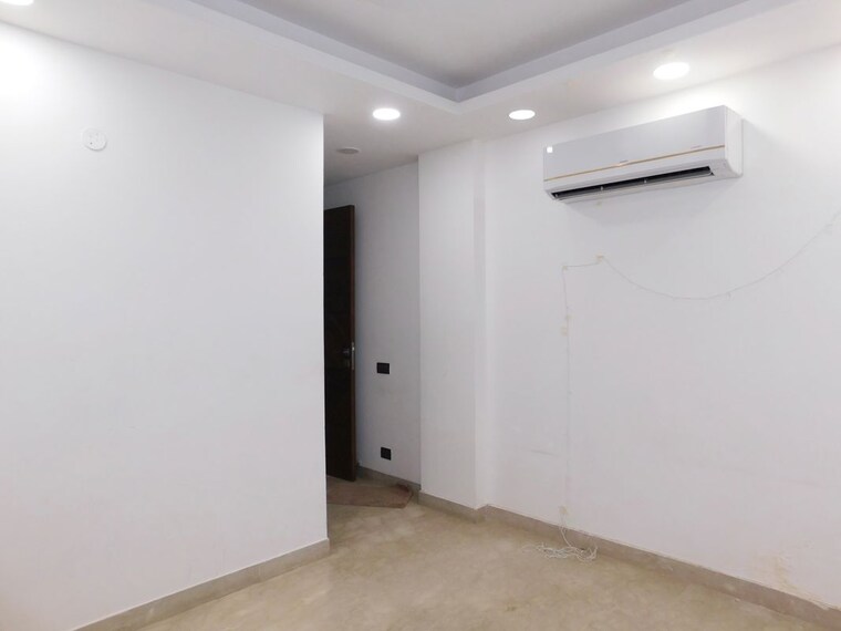 Room, greater kailash i 4 Bedroom 4000 Sq.Ft. Apartment In Greater Kailash I Delhi 10343246