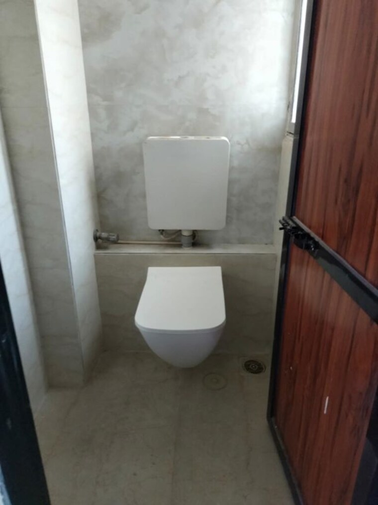 Bathroom, vasant-leela-apartment 1 Bedroom 410 Sq.Ft. Apartment In Ghodbunder Road Thane 10343257