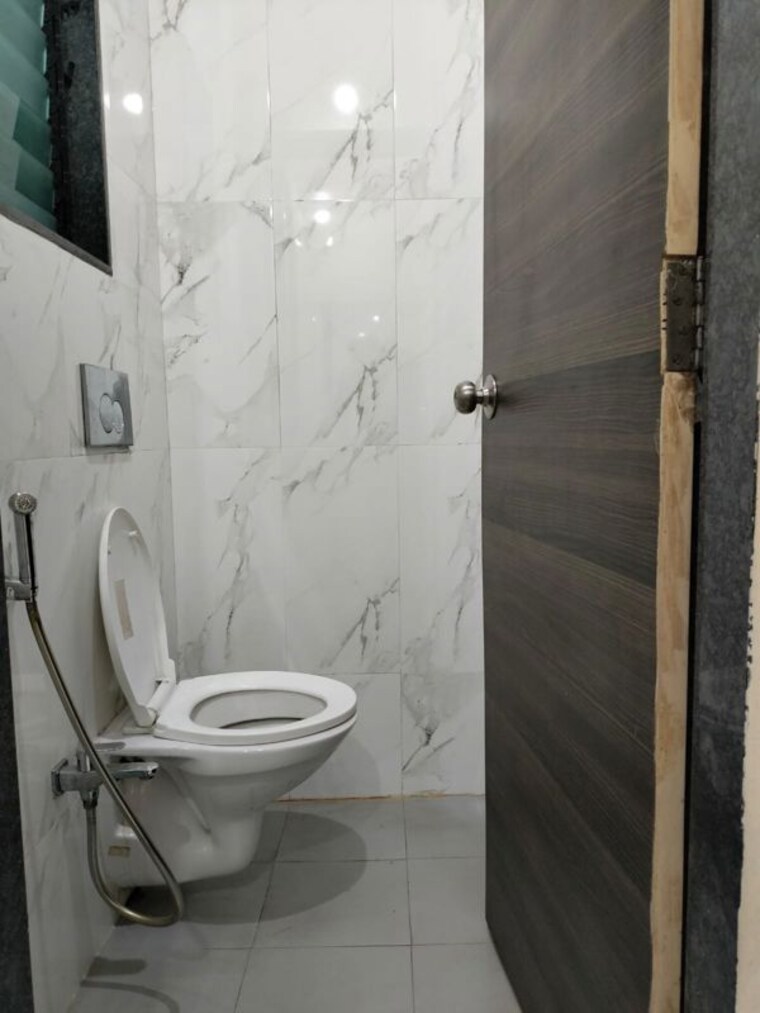 Bathroom, dosti-desire-joy 1 Bedroom 300 Sq.Ft. Apartment In Brahmand Thane 10343269