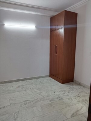 Room in 2 BHK Apartment at Malviya Nagar – for Rent