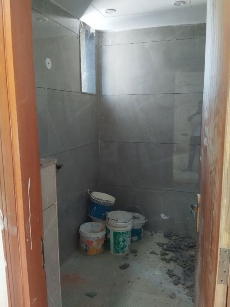 Bathroom, rps-savana 2.5 Bedroom 1250 Sq.Ft. Apartment In Sector 88 Faridabad 10343292
