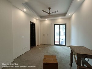 Room in 4 BHK Apartment at Greater Kailash ii – for Sale