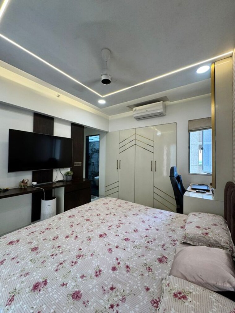 Bedroom, lodha-splendora 3 Bedroom 1350 Sq.Ft. Apartment In Ghodbunder Road Thane 10343334