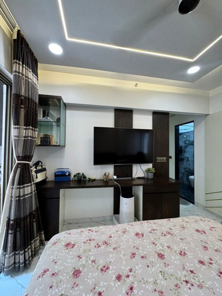 Kitchen, lodha-splendora 3 Bedroom 1350 Sq.Ft. Apartment In Ghodbunder Road Thane 10343334