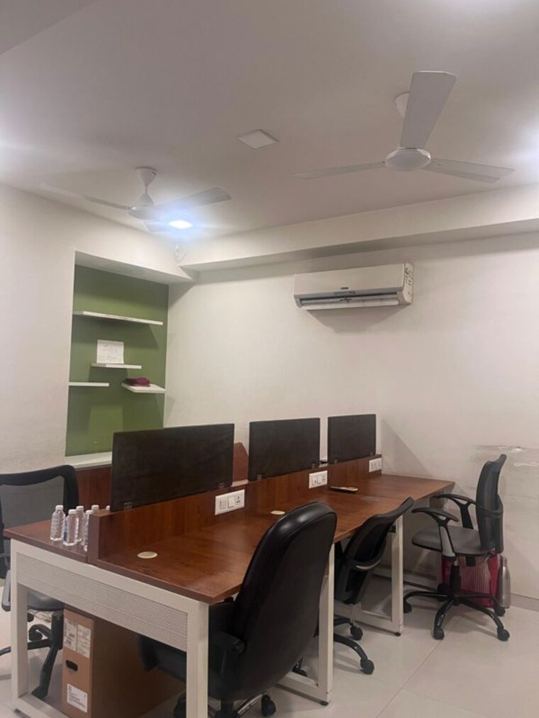 Team Area, mithakhali Commercial Office Space 480 Sq.Ft. In Mithakhali Ahmedabad 10343330