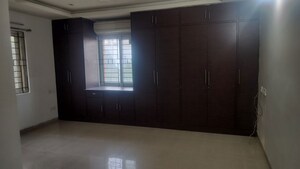 Room in 3 BHK Apartment at Jubilee Hills – for Rent
